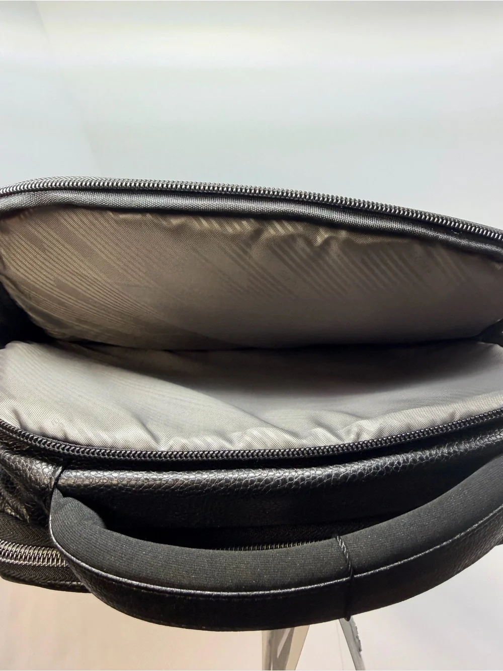 NEW Samsonite Classic Leather Business Backpack Black 15.6” Laptop Bag